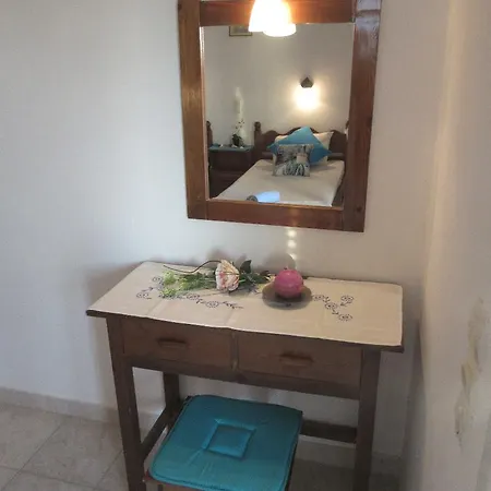 מלון Aris Paschalia 5*